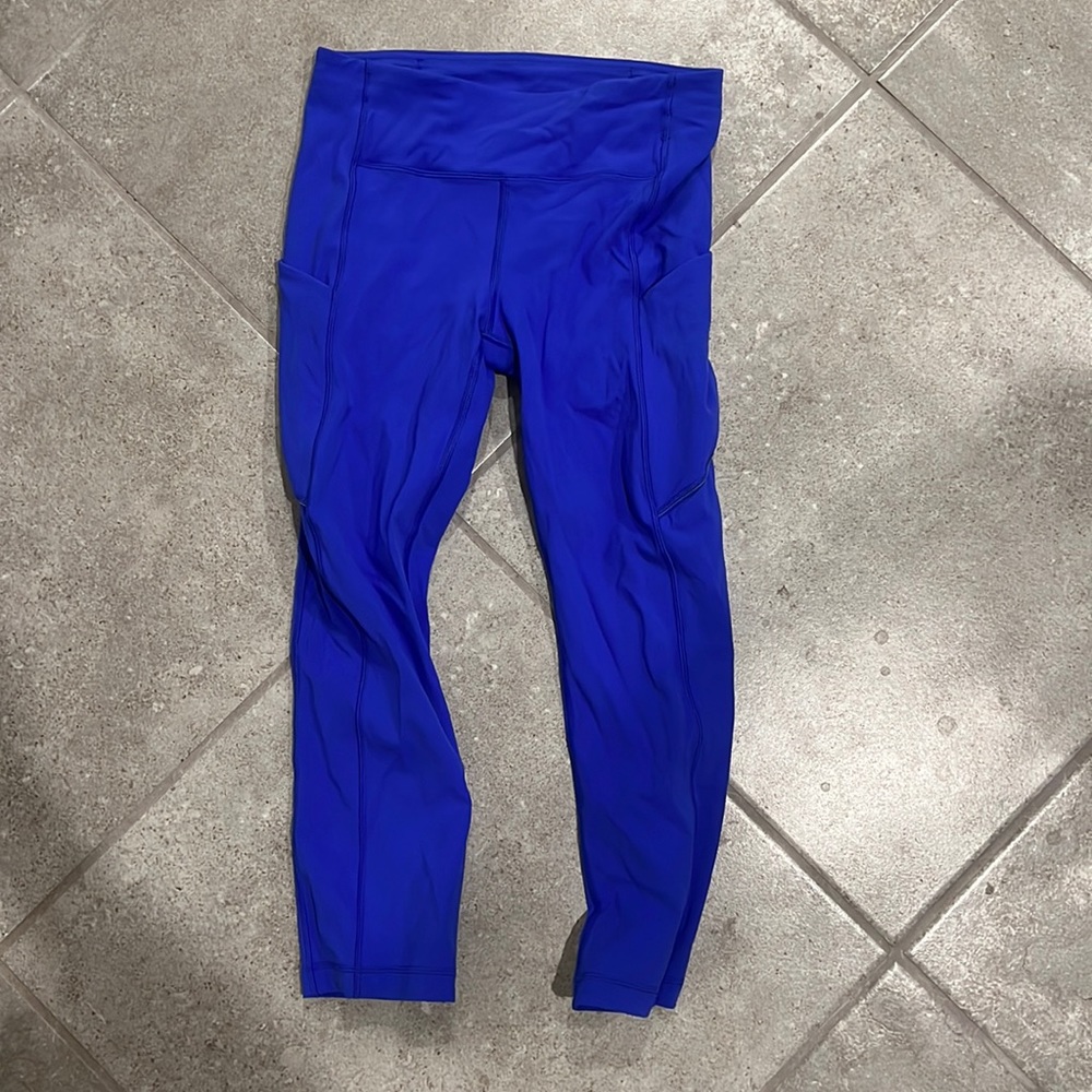 lululemon leggings! bright blue